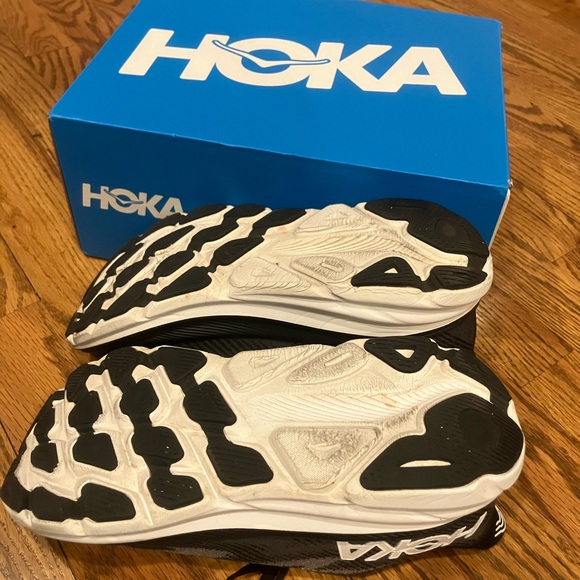 Hoka | Clifton 9 Black and White Running Shoes Size 6.5 - Picture 5 of 11